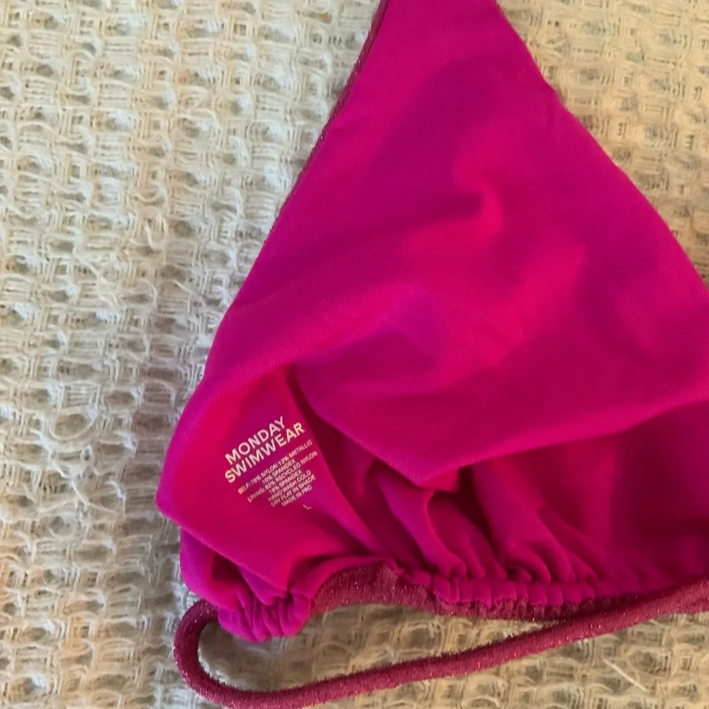 Monday Swimwear Hanalei Fuchsia Pink Berry Shimmer Triangle Bikini Top Large